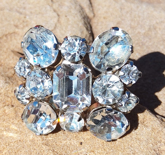 Vintage Austria clear crystal rhinestone brooch - image 9