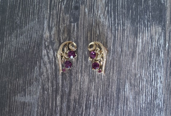 Vintage Lisner purple rhinestone earrings - image 4