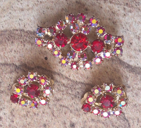 Vintage Bogoff red rhinestone brooch and earrings - image 2