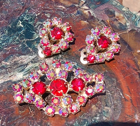 Vintage Bogoff red rhinestone brooch and earrings - image 9
