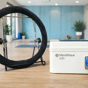 Dispositivo a circuito con campo elettromagnetico pulsato (PEMF) per il benessere e la salute, fino a 40 Gauss (4 volte più potente di altri sistemi). Prodotto negli Stati Uniti.