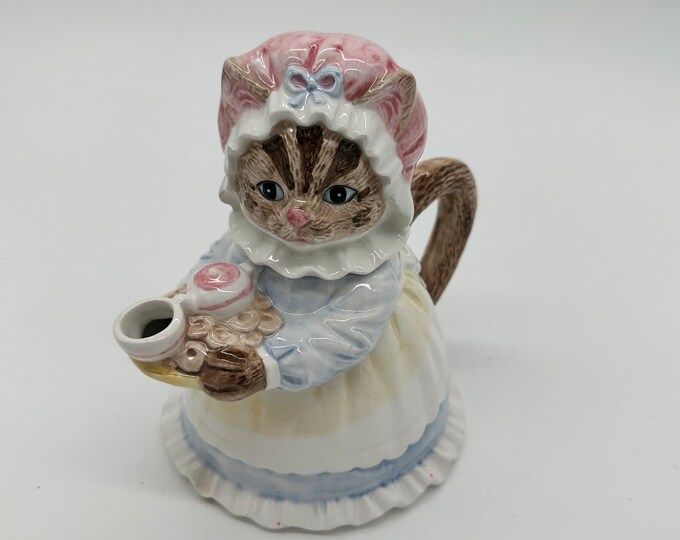 Vintage Teapot Cat Serving Tea and Cookies Heritage Mint Ltd
