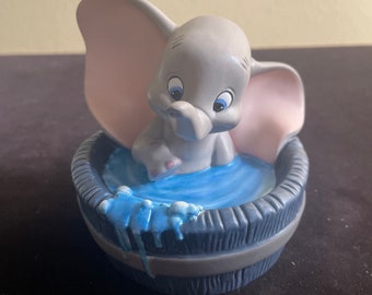 Figura de Dumbo “Simply Adorable” Walt Disney Classics Collection