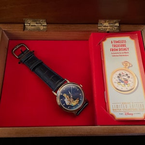 Walt Disney Pocahontas Watch and Jewelry Music Box LE Fossil