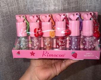 Kit com 24 chaveiros de óleo labial com pingentes de frutas, conjunto de brilho labial cintilante para atacado, maquiagem com tampa em formato de coração, presentes de beleza em grande quantidade, lembrancinhas de festa.