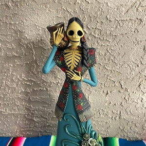 Catrina Patria, Gorgeous Capula Michoacán Catrina Doll  / Dia de los Muertos  / Day of the Dead, Delicate Clay Catrina Carrying Water Jug