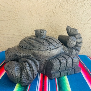 Huge Scorpion Stone Molcajete with Lid. Mortar and Pestle.   Hand carved Volcanic Rock.  Guacamole Bowl.  Mexican Party.  Hecho en México