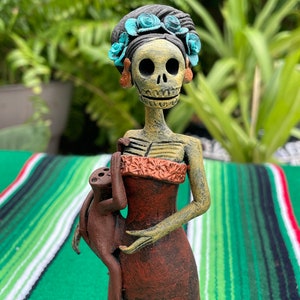 Elegant Barro Negro Catrina Frida  with Monkey / Dia de los Muertos Catrina Frida con Mono  / Day of the Dead Catrina. Delicate