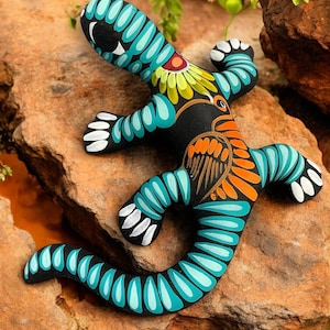 Painted Salamander / Gecko / Lizard . Mexican Folk Art Wall Décor.  Colorful hand painted clay figurine. Matte