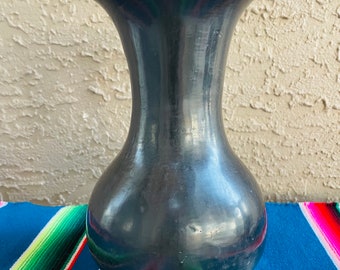 Beautiful  Barro Negro Vase.  Made in Mexico. Black Clay. Oaxaca Handmade