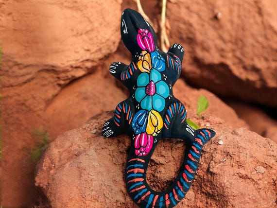 Hand Painted Iguana Wall Decor – Mexican Folk Art Clay Lizard