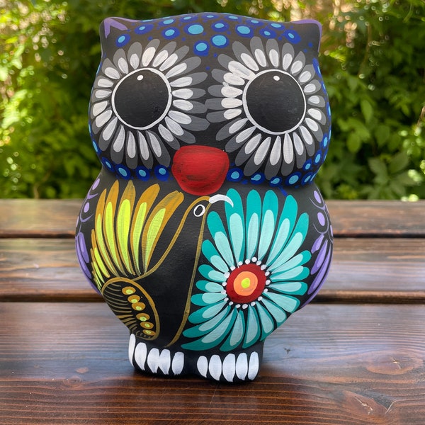 Mexican Folk Art Hand Painted Owl.  Colorful hand painted clay figurine.  buho. Vivid colors