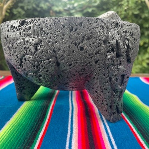Molcajete volcanic rock. Hand carved Mom and flower designs. Guacamole bowl. Gift for Mom 100% Volcanic Rock
