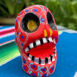Alebrije Cráneo , Hand Painted Skull, Oaxaca Mexico Folk Art,  Original Wood Sculpture, Carved Animal, Unique Gift,  Hecho en Mexico
