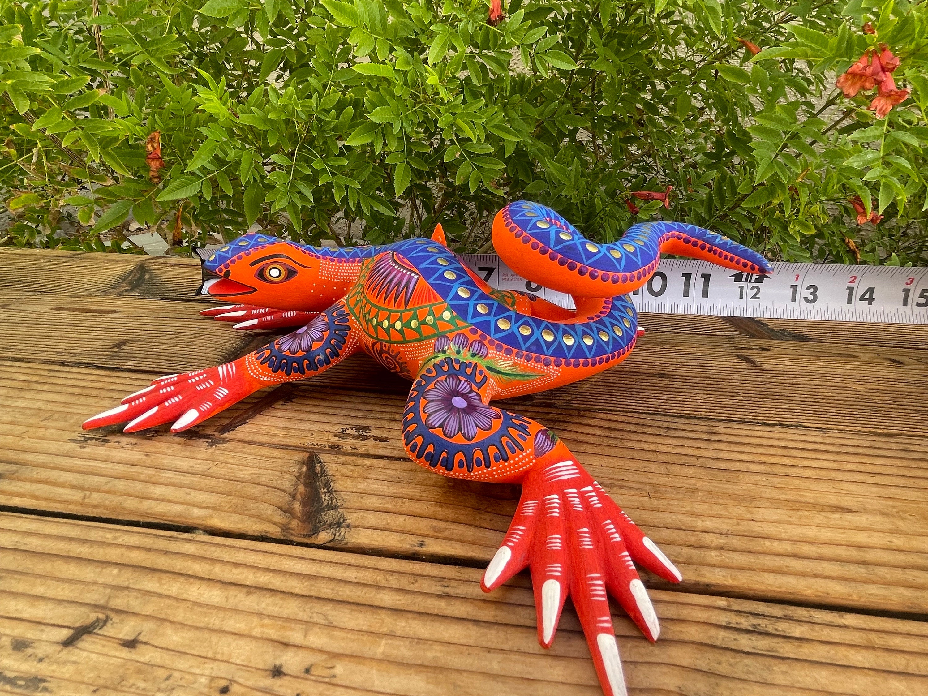 Alebrije Iguana Large – Hand Carved Oaxaca Wood Folk Art Sculpture