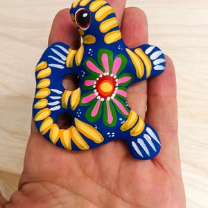 Mini Clay Iguana / Lizard. Hand Painted Mexican Folk Art. Wall Décor.  Colorful hand painted clay figurine. Matte