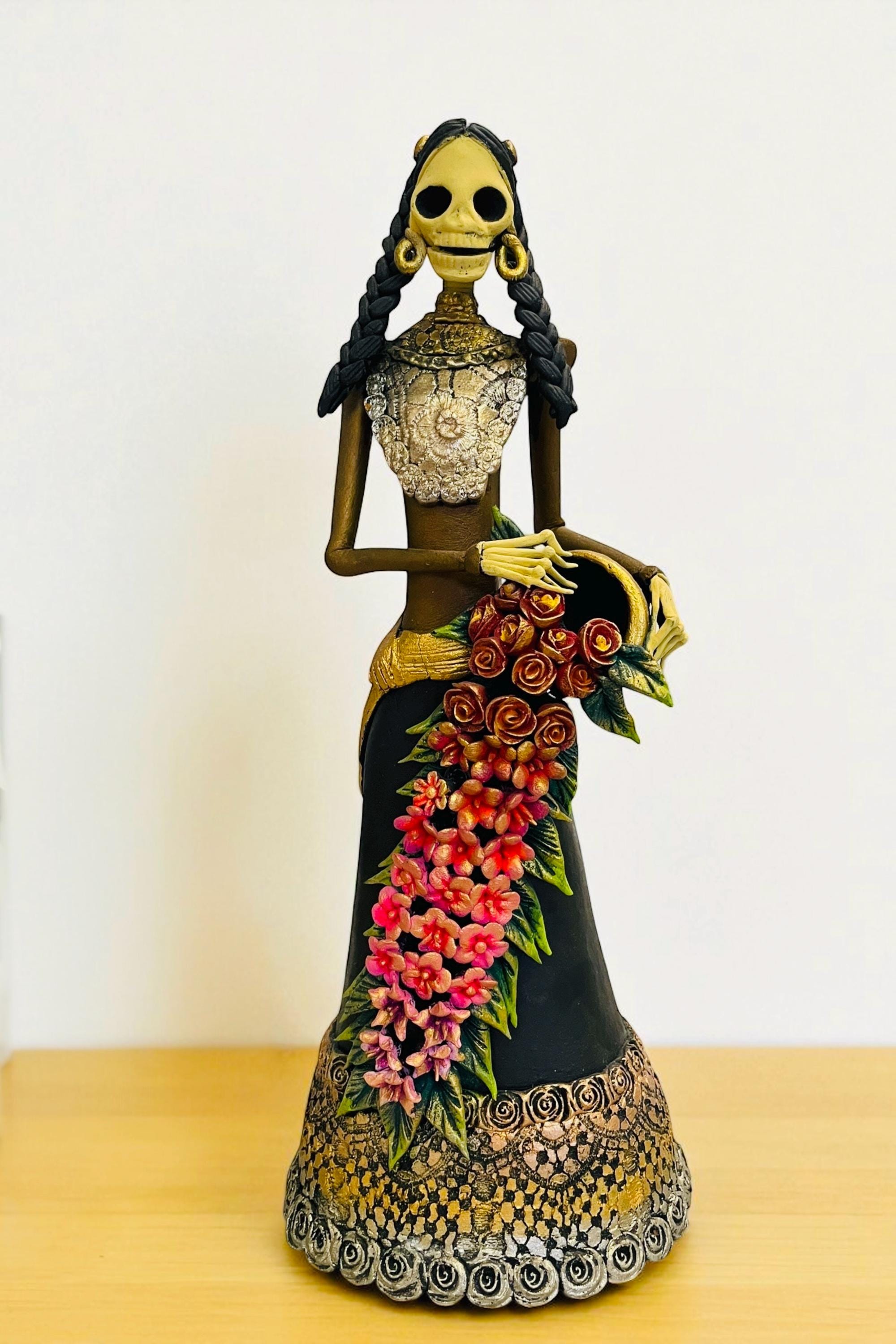 Catrina Alyssa Victoria Holding Flower Basket, Gorgeous Capula