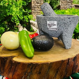 Authentic Molcajete 100% volcanic rock. Lava rock Mortar and Pestle Salsa Bowl. Guacamole. Herb grinding tool. Made in Mexico.
