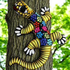 Mexican Folk Art Hand Painted Salamander / Gecko / Lizard . Wall Décor.  Colorful hand painted clay figurine. Matte