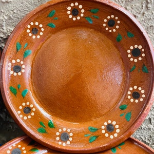Set of 4, 7.5 in Mexican barro hand painted  salad plates  / Mexican Clay / terra-cotta green floral accent