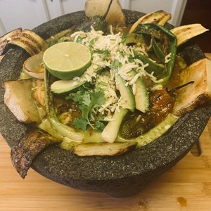 Large 10in Hecho en México!! Made in Mexico! Molcajete 100% volcanic rock. Mortar and Pestle Salsa Bowl. Guacamole bowl Herb grinding tool .
