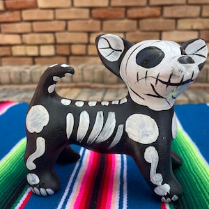 Chihuahua Money Bank, Day of the Dead Chihuahua  Augar Skull Figurine / Day of the Dead / Skeleton Dog / Matte / Mexican Folk Art