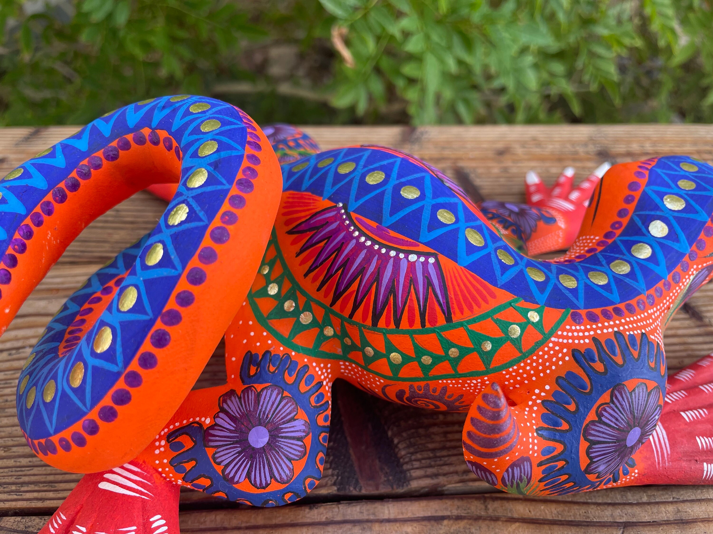 Alebrije Iguana Large – Hand Carved Oaxaca Wood Folk Art Sculpture