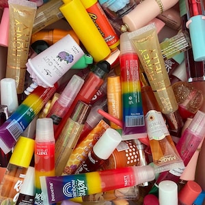 Lip gloss scoop bundle/lippie scoop/mystery scoop/mystery bundle/lip gloss/lip tint/lip balm!