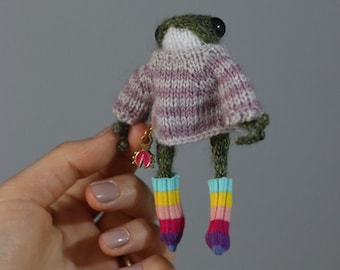 Handmade Knitted Frog, Handmade Knitted Frog with Colorful Clothes , Handmade Frog,KNITTING Frog's Deer Sweater,mother's day gift
