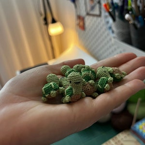 miniature crochet turtle, handmade microcrochet, miniature animals,crochet tiny turtle,miniature doll,miniature toy,handmade crochet toy image 8