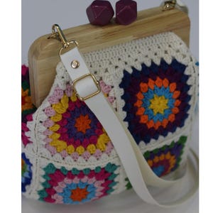 Clutch vintage de abuela en crochet color crema con cierre de madera, bolso de crochet con cierre de beso, bolso de noche en crochet color crema, correa de cuero, bolso de mano