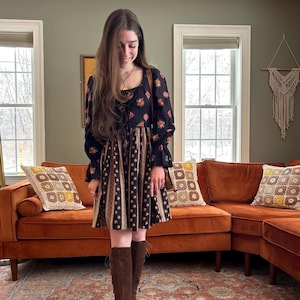 Vintage 1970s Black Floral Prairie Corset Mini Dress Size XXS or XS - Lace Up Bodice Rose Print Cottagecore Boho Romantic Medieval Vibes