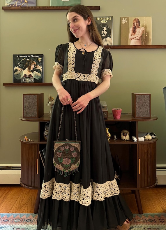 boho prairie dress Vintage 1970s Witchy Black Daisy Crochet Maxi Size XS or Small Size:32/30 CORE STATUS_S/S 2026 CORE practical pockets Millie Bobby Brown Stranger