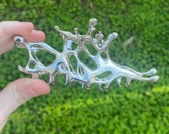 edgy metal silver claw clip