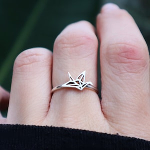 Anello da donna in argento sterling con gru di carta origami, gioiello minimalista con animali, piccolo anello importante, regalo per gli amanti degli animali, gioielli di moda