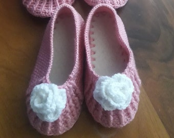 1- Handmade knit booties