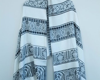 Elegant Black and White Cotton Scarf - Geometric Pattern