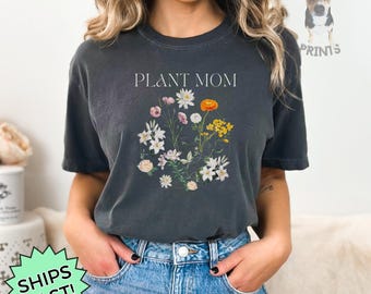 Plant Mom Shirt, Crazy Plant Lady Shirt, Botanical Shirt, Plant Lover Tee, Gardening Tee, Flower Graphic Tee, Houseplant Shirt, Nature Gift