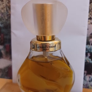Vintage Vivage by Louis Ferard. Eau de Cologne spray 1.5 fl oz fresh and pretty!
