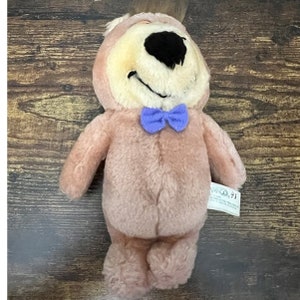 Hanna Barbara Vintage Plush Velveteen Huckleberry Hound
