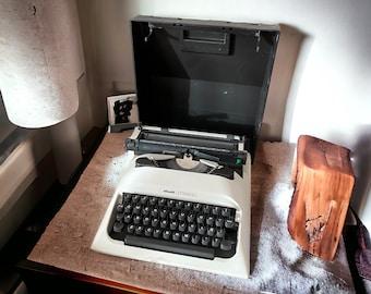 Vintage Olivetti Letter 10 Typewriter, 1930s , Perfect working order