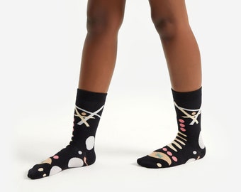 カンディンスキーの多彩な黒綿ソックス：楽しいアートソックス