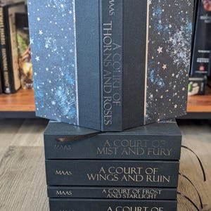 ACOTAR-serien av Sarah J. Maas med handmålade kanter | Handgjord, Rebound, Specialutgåva A Court of Thorns & Roses Set Böcker 1-5