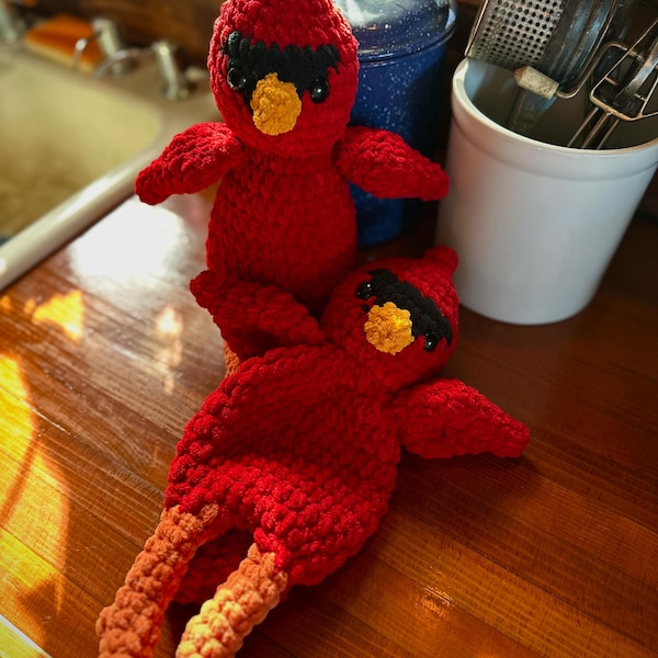 Peluche de cardenal de ganchillo / Peluche hecho a mano con hilo de chenilla