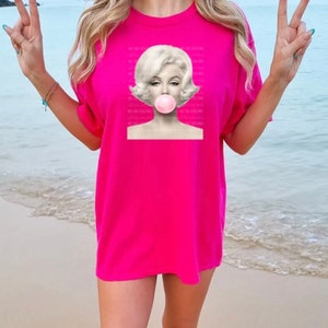 Marilyn Monroe, Marilyn Monroe Shirt, Marilyn Monroe Bubble Gum, Marilyn Monroe Sweater, Marilyn Monroe Chewing Bubble Gum