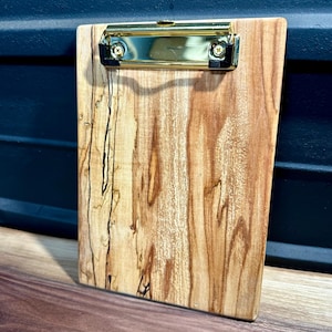 Portapapeles de arce tamaño A5. Respaldo de menú. Regalo de aniversario para maestros. Exhibición de recetas para tarjetas del Día de la Madre. Exhibición de madera maciza hecha a mano de alta gama.