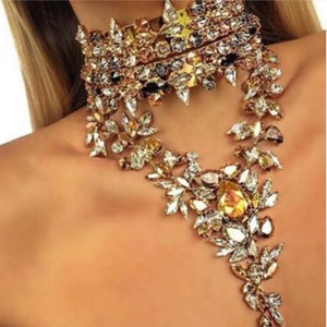 Gorgeous Sparkling Large Crystal Rhinestones Statement Choker Necklaces