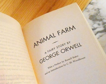 Animal Farm ⊙ George ORWELL / Softcover / Signet Classics / Fiction / Signet Classics | Very Good / Fine Book Gift / | VivaLibrisBooks