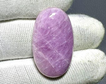 Ovale roze kunziet cabochon edelsteen (32 x 19 x 8 mm, 49 kt)