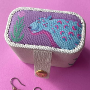 Custodia ricordo leopardo delle nevi rosa dipinta a mano e scatola regalo anello unico / Gatti rosa / Macchie di ghepardo e gatti selvatici / Scatola baffi